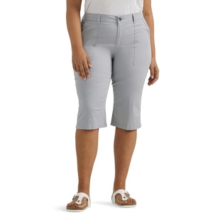Lee Women’s Plus Size Ultra Lux Comfort with Flex-to-go Utility Skimmer Capri Pant(Material Gray)